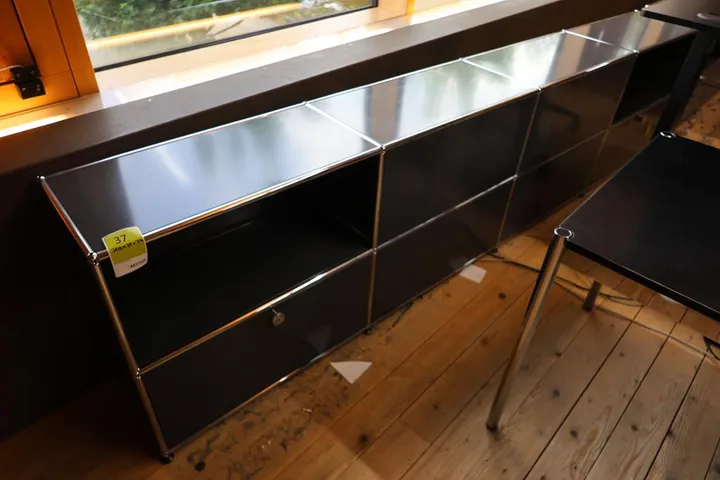 1 x USM Haller Sideboard 4 x 2 Maße: 302 x 37 x 74 cm